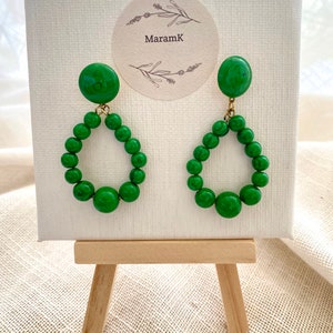 Vintage style green pearl earrings