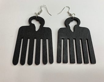 Afro comb with map earrings