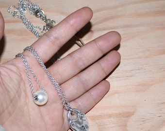 Collar en capas Uno de 50 con colgante de perla y candado