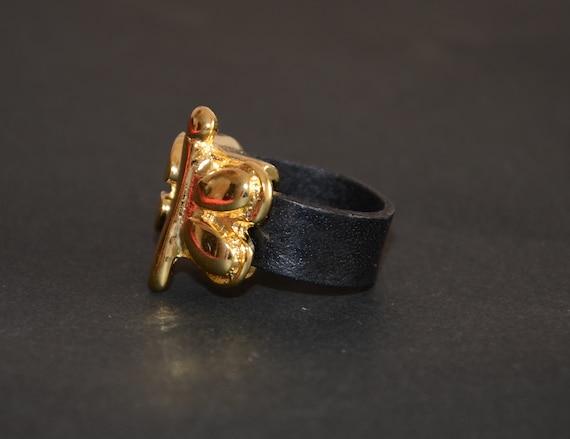 Uno de shop 50 dragonfly ring