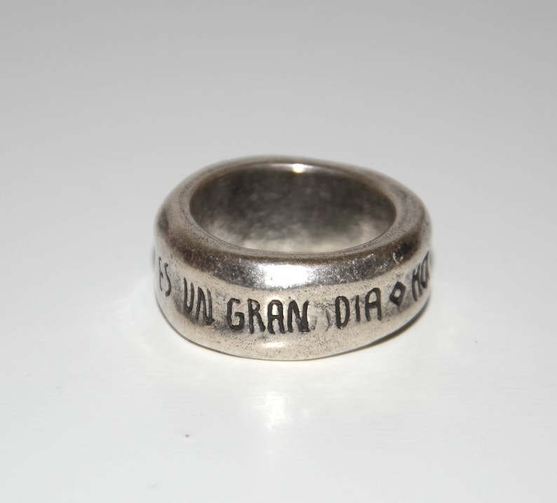 Silvering vintage ring, with writing hoy es un gran dia, vale la pena ser feliz, todo lo que necesitas es amor, good quality zdjęcie 2