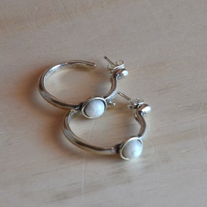 Thick silver plated zamak earrings, vintage earrings,circle decorative earrings,violet/ blue resin earrings, pierced circle earrings zdjęcie 8