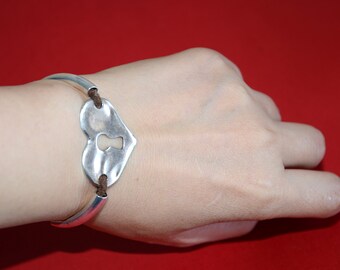 Liebe Lederarmband-dicke Silber gefüllt Zamak Armband-Valentinstag Armband-Vintage Armband-Rohr Armband-Armband Armband-Herz geschnitzt