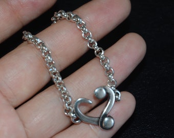 Thick silver plated chain bracelet, heart connector bracelet,heart charm bracelet, otro accesorio bracelet, chain love bracelet