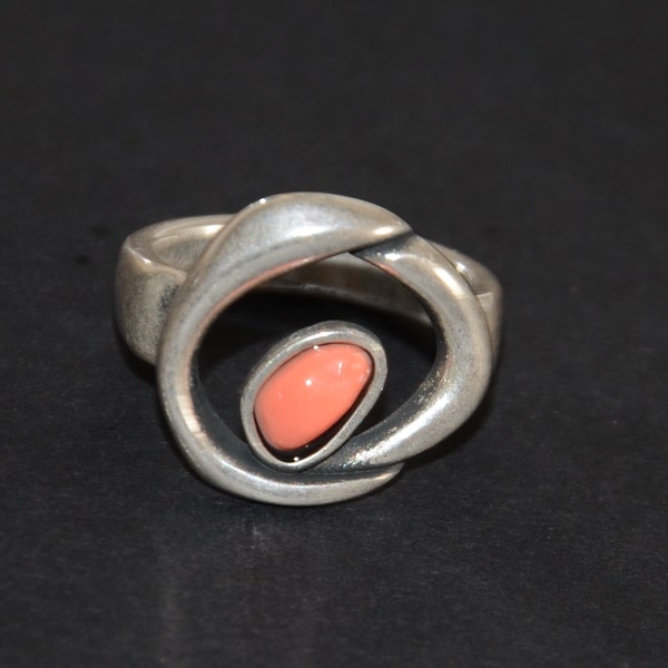 Bague vintage argentée, bague insérée en pierre de couleur corail, bague turquoise, bague Zamak irrégulière, bague de style uno de 50, bague vintage fabriquée en Espagne