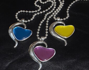 Großes Herz Anhänger Halskette - dicke versilberte Perlen Kette Halskette lange Halskette mit blauem Herz, gelbem Herz, Rosenherz.