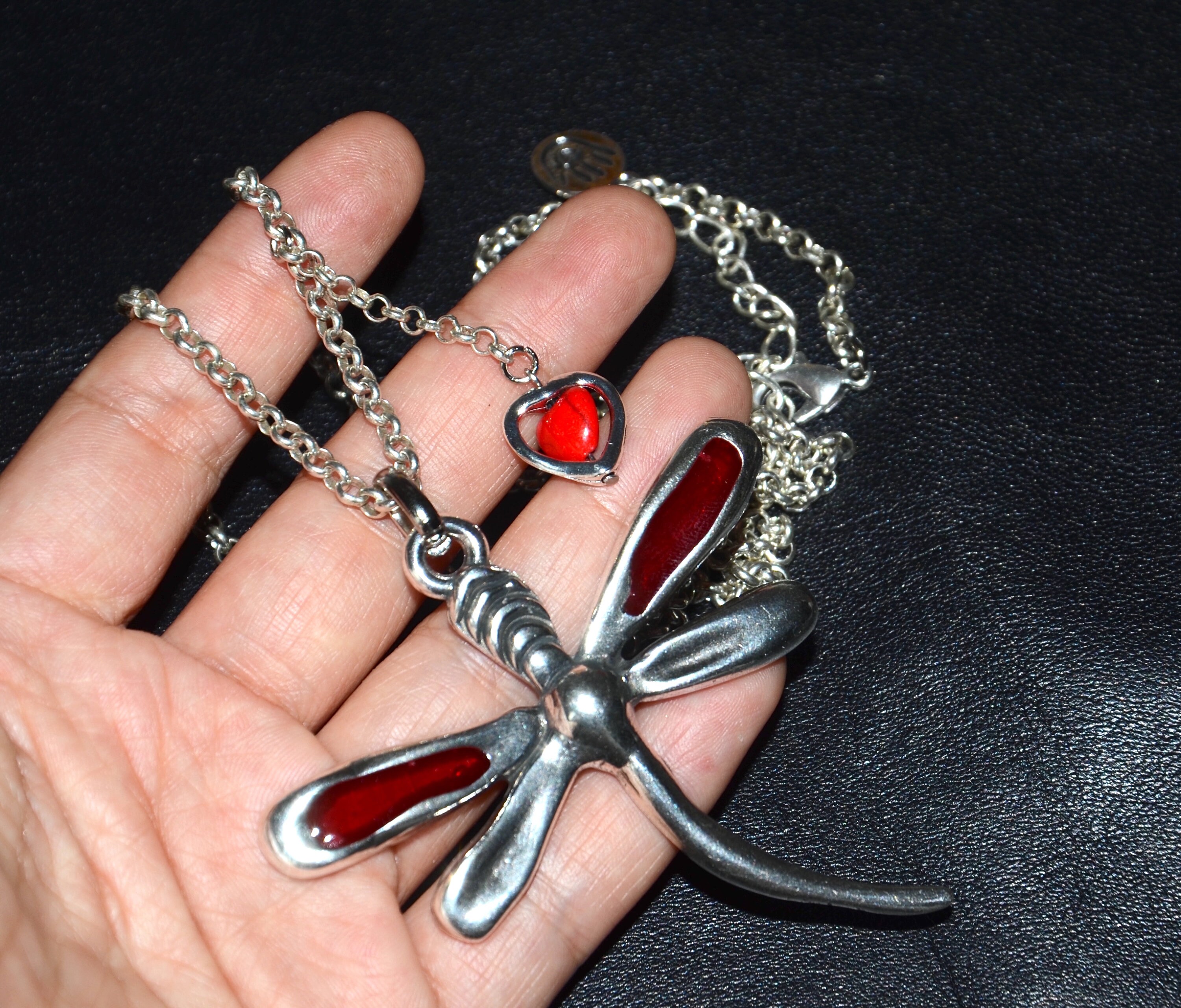 Collier Chaîne Argentée Avec Pendentif Libellule - Pierre Céramique Blanche Et Cristal, Neuf
