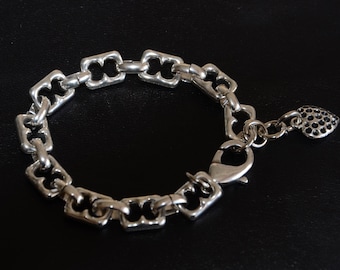 Silver Plated Zamak Chain Bracelet – Heart Charm, Unique Design
