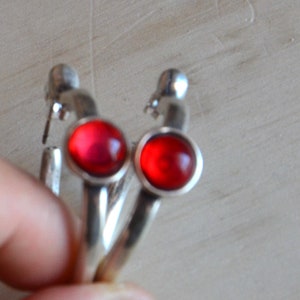 Thick silver plated zamak earrings, vintage earrings,circle decorative earrings,violet/ blue resin earrings, pierced circle earrings zdjęcie 3