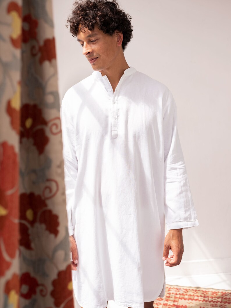 Chemise de nuit pour hommes Blanc Fait à la main, doux pour la peau et doux 100% coton biologique image 1