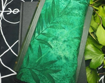 Green Leafy Tarot Card Divination Reading or Altar Cloth for Ogham, Tarot or Runes, Witchcraft, Pagan, Winter Solstice, Yule