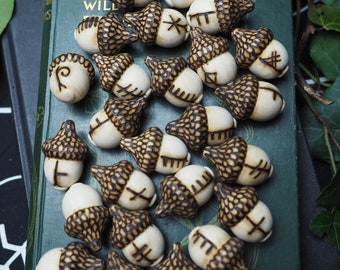 25 Ogham acorns - including Forfedha - Wooden Celtic Tree Ogam with Bag & Information Sheet, witchcraft