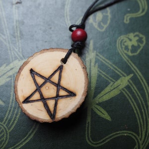 Rowan Wood Pentagram Pendant - Protection while Traveling - Pagan, Wicca, Witchcraft, Folkmagic