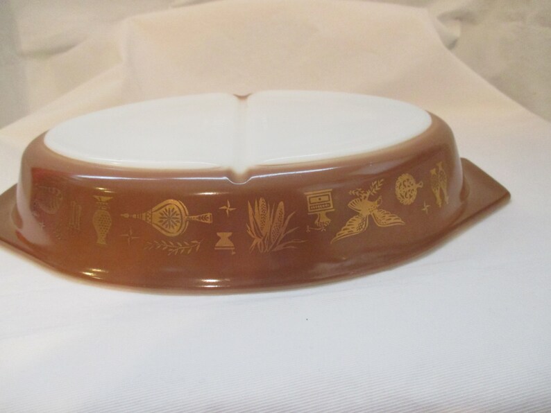 Pyrex Divided Dish in Early American Pattern 1962-1971