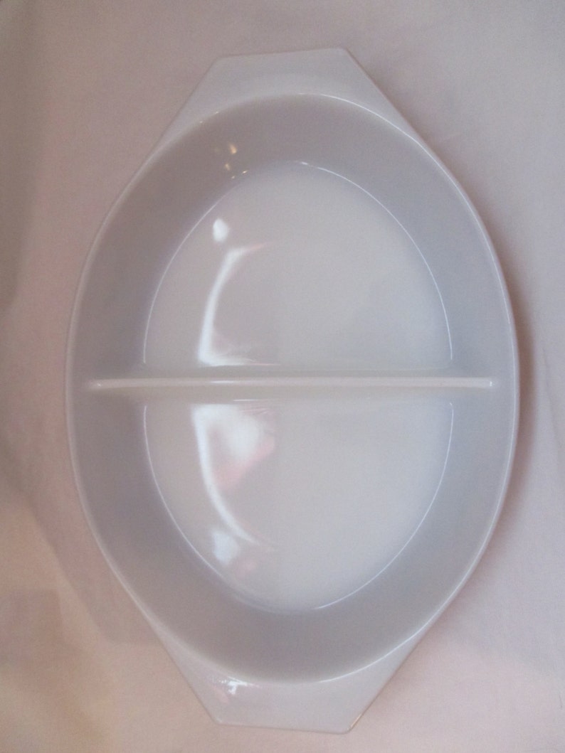Pyrex Divided Dish in Early American Pattern 1962-1971