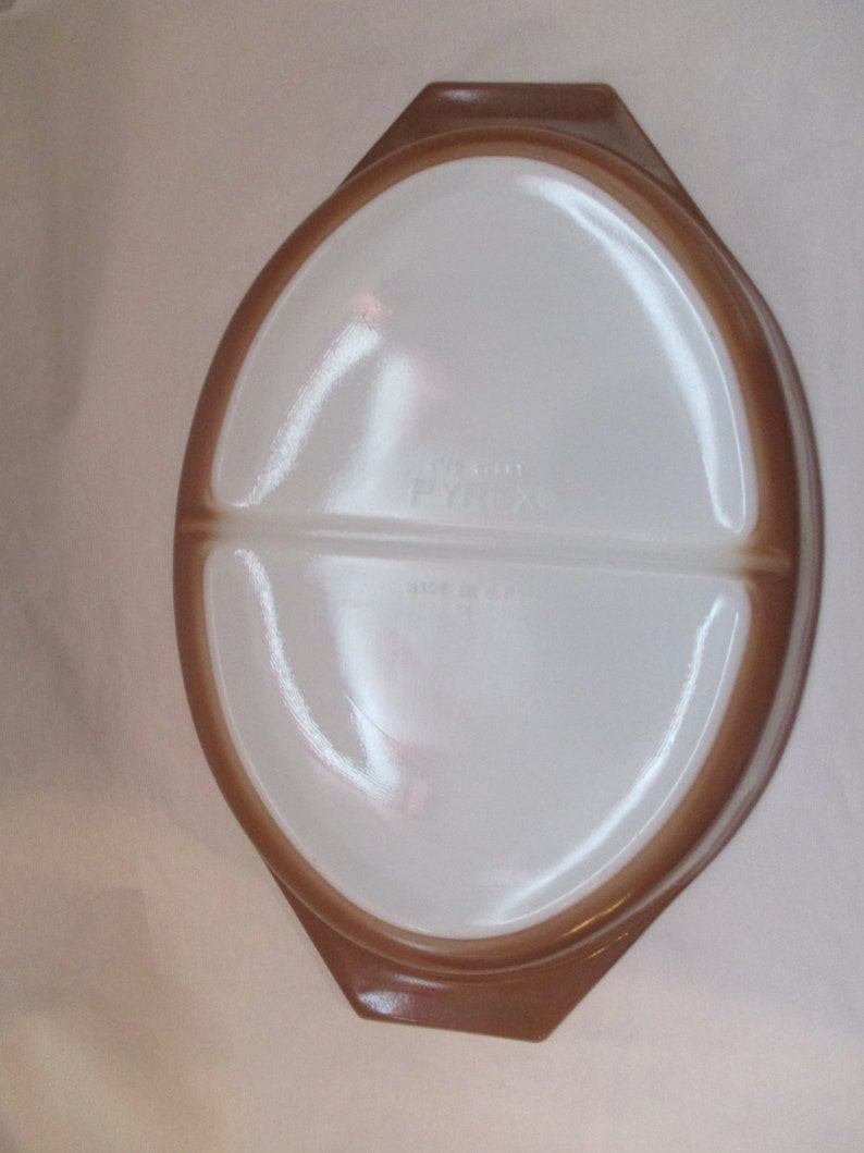 Pyrex Divided Dish in Early American Pattern 1962-1971