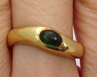 Polished Green Oval Tourmaline Ring - 18K Yellow Gold Ring - Size 6.25
