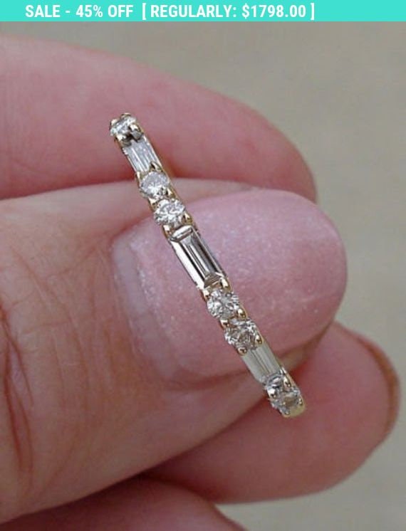 14k U-Shaped Diamond Tiny Wedding Band