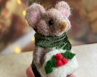 Needle felted wool Christmas mouse, felt animal, figgy pudding gift, handmade holiday mice