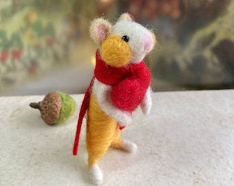 Needle felted golden hamster, cute wool felt animals, miniature whimsical pet gift