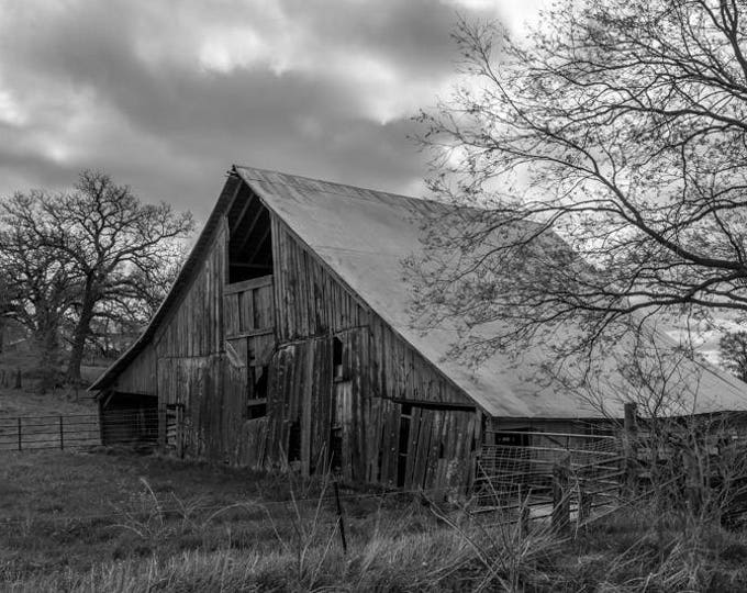 Iowa Barn No. 5 Black and White, Spring Barn Photo, Country Decor, Wall Art, Photography, Iowa Farm, Spring Farm Decor, Country Landscape