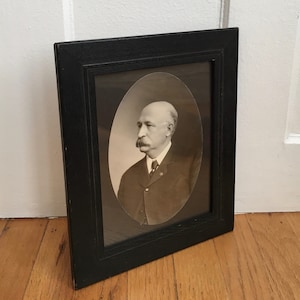 Antique Dark Wood Picture Frame With Sepia Portrait Of Gentleman - Vintage 1900&#39;s Old Wood Photo Frame 9 x 11 - Display Photo Prop