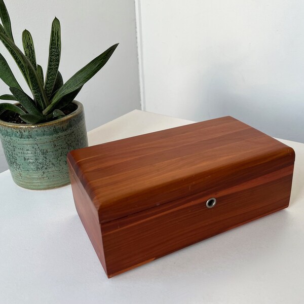 Vintage Lane Miniature Cedar Chest-Small Wooden Cedar Box -Mini Hope Chest -Wood Storage Box -Trinket Box -No Store Markings - Free Shipping