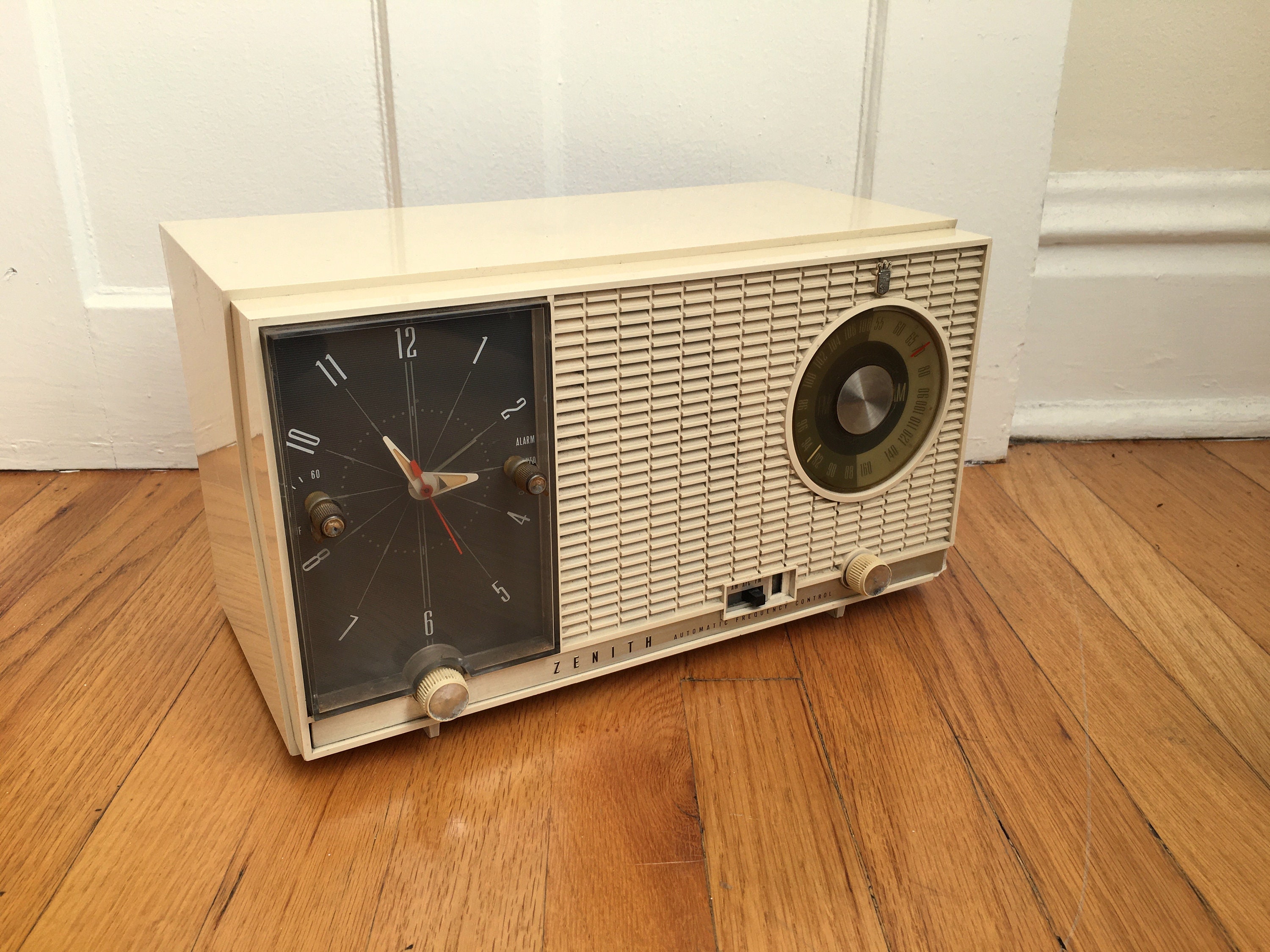 vintage zenith am fm tube radio