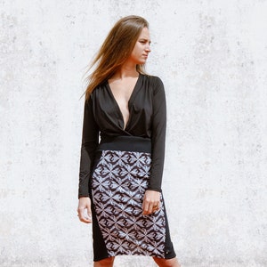 Asymmetrical skirt / Sexy tight skirt / Urban style skirt / Elastic waist skirt / Open back skirt / Bird print image 7