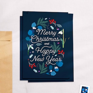 Set mit 5 botanischen Weihnachtskarten mit Text „Frohe Weihnachten und ein glückliches Neues Jahr“, Stechpalme und Schneeglöckchen, illustrierte Karten mit Umschlag