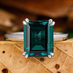 Anello a doppio griffe, anello con smeraldo solitario, anello di fidanzamento con smeraldo creato in laboratorio da 4,2 ct, regalo di anniversario per le donne, anello con fascia in oro semplice 14 carati