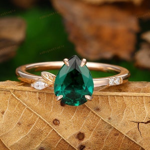 Antique Pear Emerald Ring,Emerald Promise Engagement Ring For Women,Leaf Ring,May Birthstone Anniversary Ring For Her,Christmas Gift