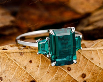 Antique 4CT Lab Created Emerald Center Engagement Ring, Anniversary Gift Ring,Promise Ring,Birthstone Ring,Personalized Handcrafted Ring