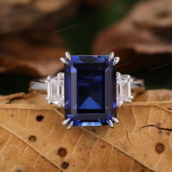 Blauer Edelstein Ring, 8x11mm Smaragdschliff Saphir Verlobungsring, Jubiläumsgeschenk Für Frauen, 3-Stein Stil Ehering, Weißgold Birthstone Ring