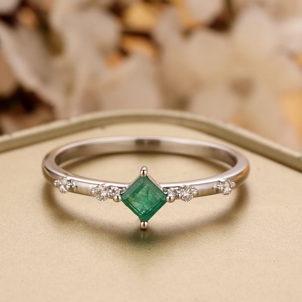 0.23CT Square Cut Natural Emerald Center,14K White Gold Female Ring,Minimalist Green Gem Engagement Ring Anniversary Ring Diamonds Accents