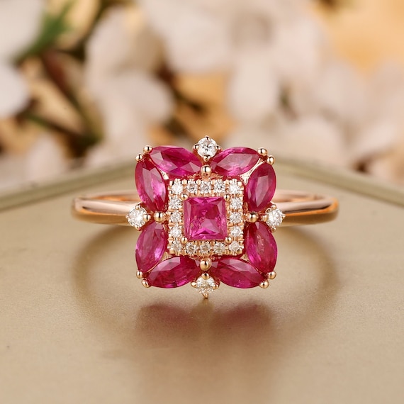 Elegant Cluster Flower Ring For Women - EFIF Diamonds – EF-IF Diamond  Jewellery