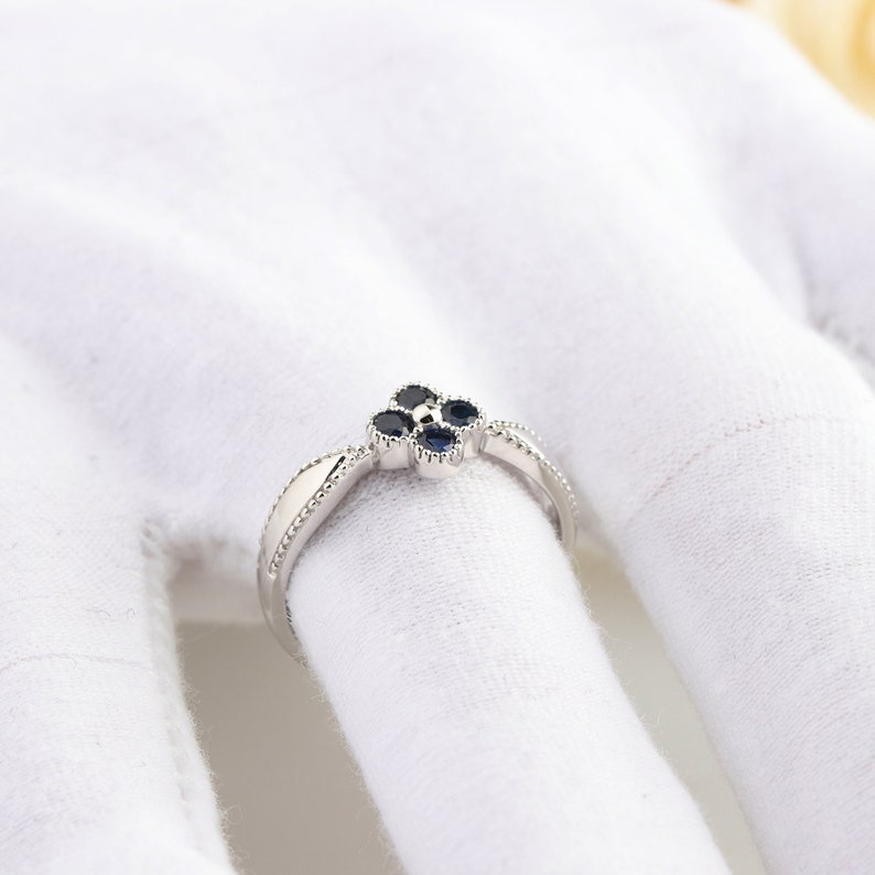 Natural 0.29CTW Blue Sapphire Female Ring,Vintage Engagement Ring,Promise Ring,Flower Design,14K Solid White Gold Ring,Gift for Lovers