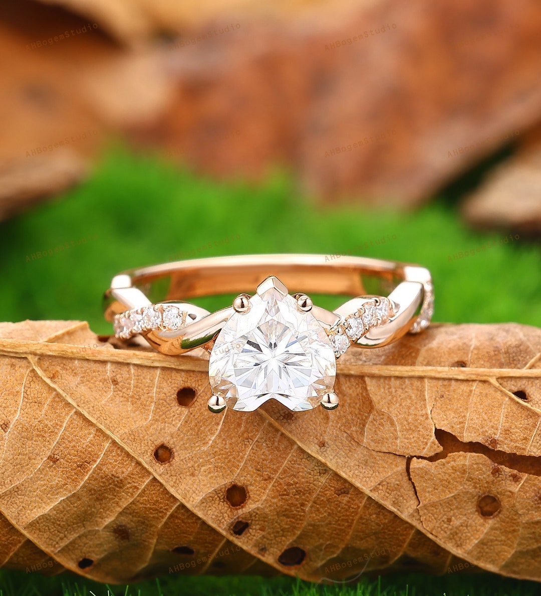 Brilliant 7.5mm Heart Shape Moissanite Center Twist Shank