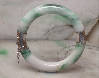 Brazalete de jade con bisagras blancas y verdes