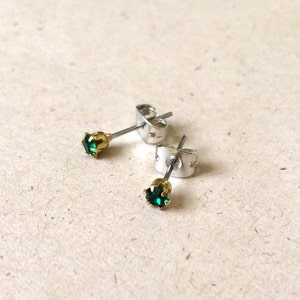 emerald vintage gemstone stud earrings