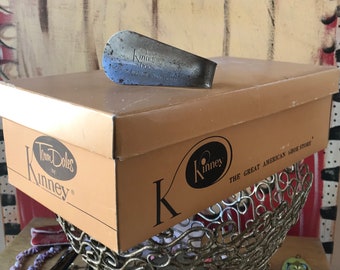 Original Kinney Shoes shoebox & shoehorn