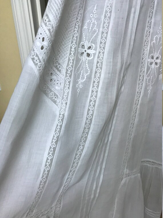 Victorian Wedding Dress - image 3