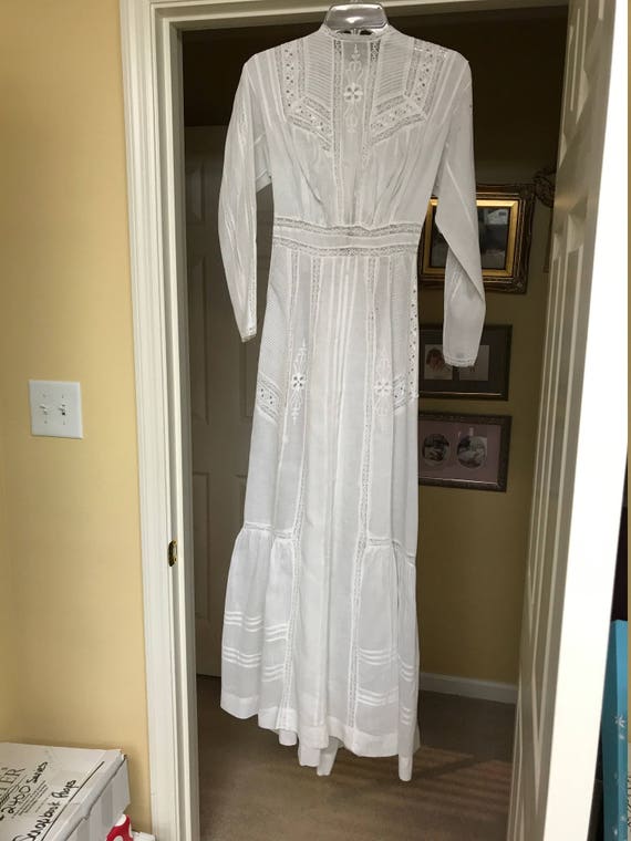 Victorian Wedding Dress - image 1