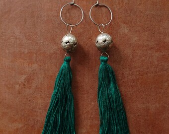 FLORES lightweight earrings VINTAGE handmade silver beads with silky thread Tassels