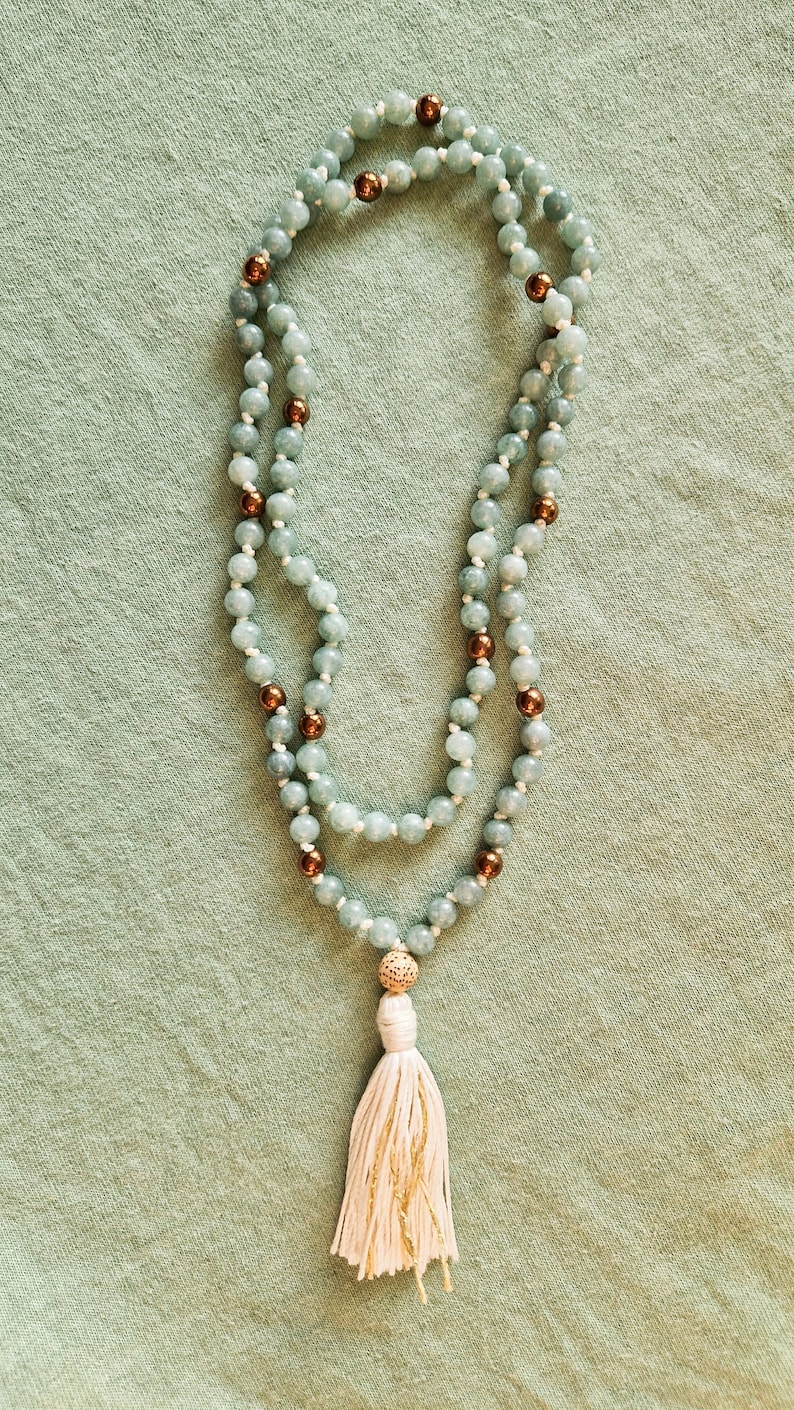 WHITE TARA MALA long jade necklace Lotus seed Silk tassel Myanmar Jade in sage green Yoga Necklace Yoga Mala imagen 5