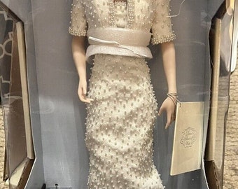 Franklin Mint Diana Princess of Wales Elegance Porcelain Portrait Doll 17” NIB