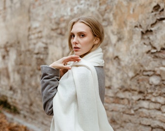 Écharpe en cachemire femme. Écharpe longue en cachemire blanc pur à 100 pour cent. Cadeau de Noël. Châle biologique, écharpe de couverture d’hiver