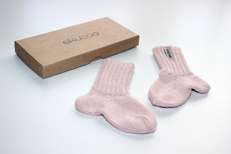 Alpaca wool long socks, cream rose knit leg warmers for baby, newborn, infant, toddler, children, boot socks, pink girl socks, baby shower imagem 3