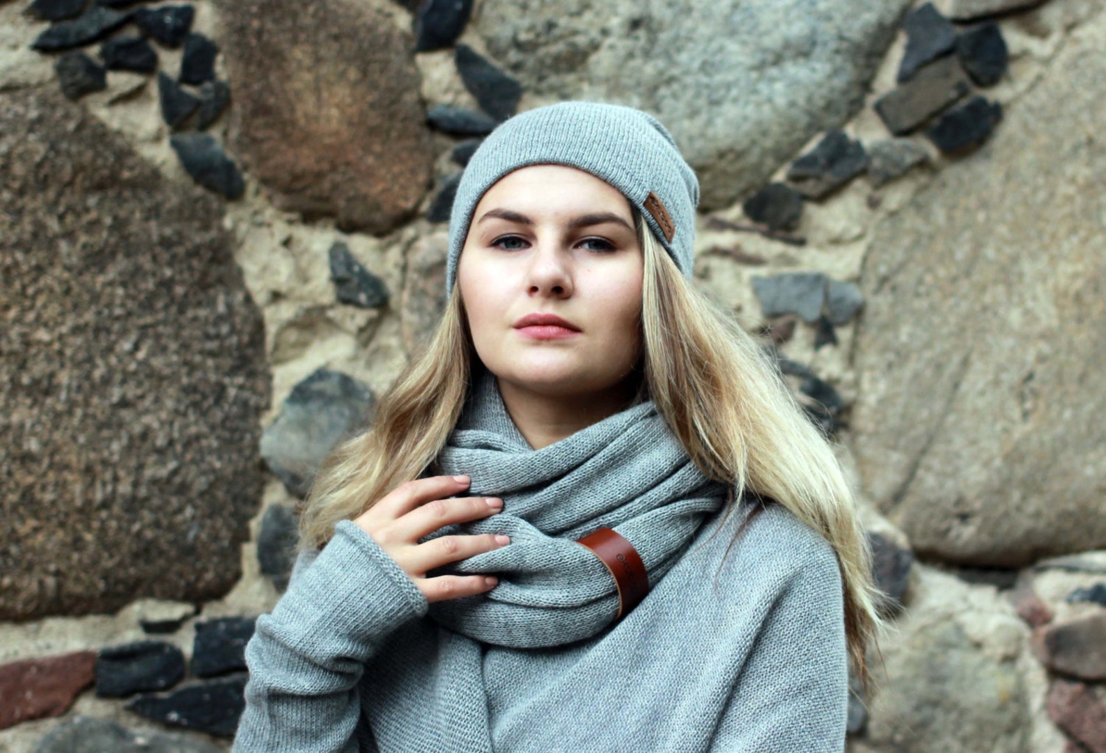 Alpaca Wool Infinity Scarf With Leather Bracelet - Knit Light Gray ...