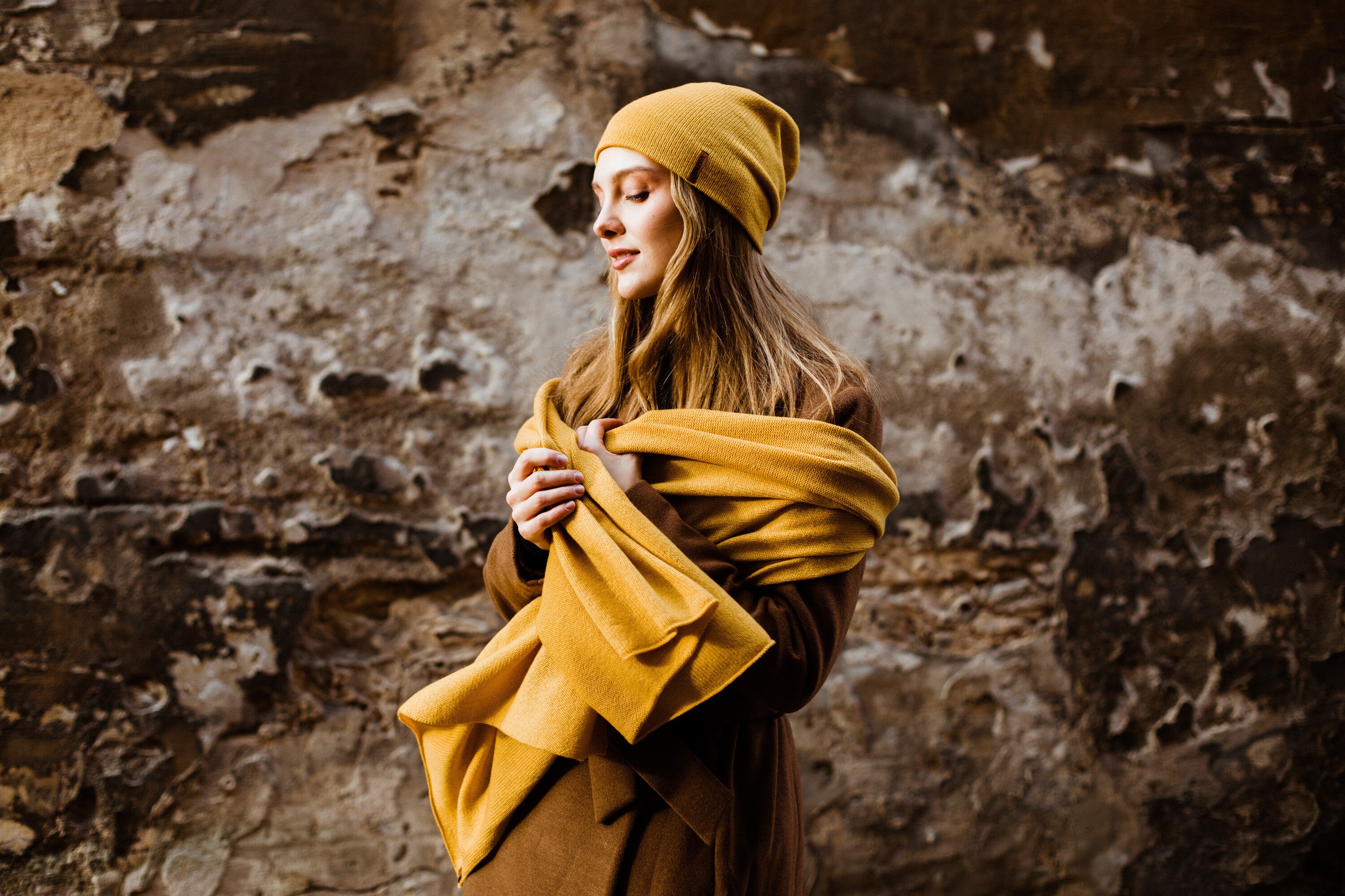 Free People Perfect Cashmere Beanie in Yellow Cashmere Fleece Scarf | Made in Italy – CASASOLA main image 2